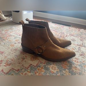 Able harness Jenny boot size 9.5